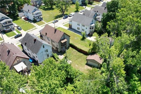 1108 E 143rd Street Cleveland OH 44110