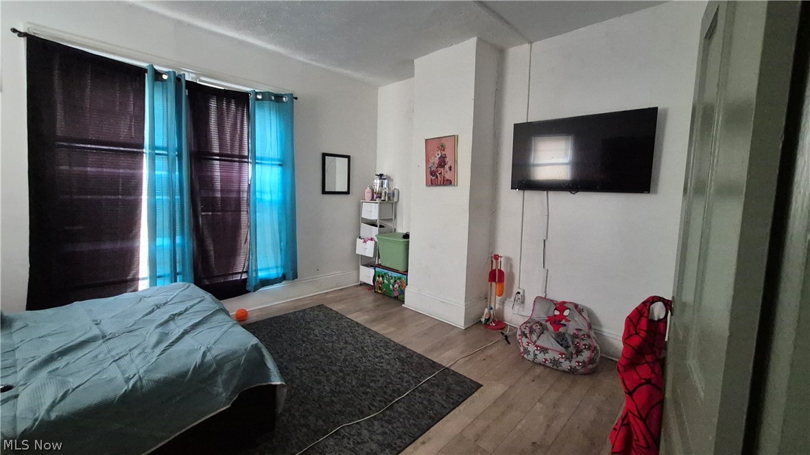 7202 Harvard Avenue Cleveland OH 44105