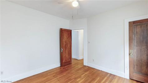 2215 Eldred Avenue Lakewood OH 44107