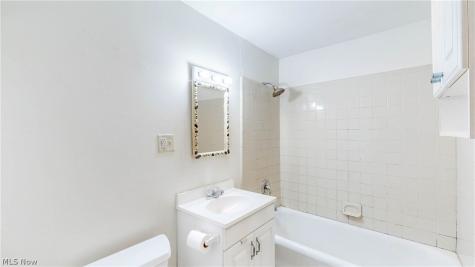 2215 Eldred Avenue Lakewood OH 44107