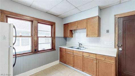 2215 Eldred Avenue Lakewood OH 44107