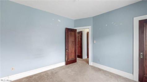 2215 Eldred Avenue Lakewood OH 44107