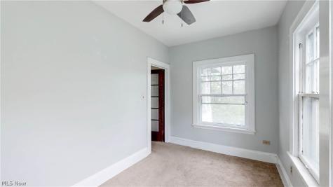 2215 Eldred Avenue Lakewood OH 44107