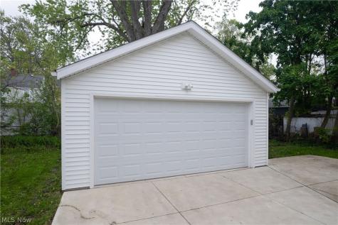 2215 Eldred Avenue Lakewood OH 44107