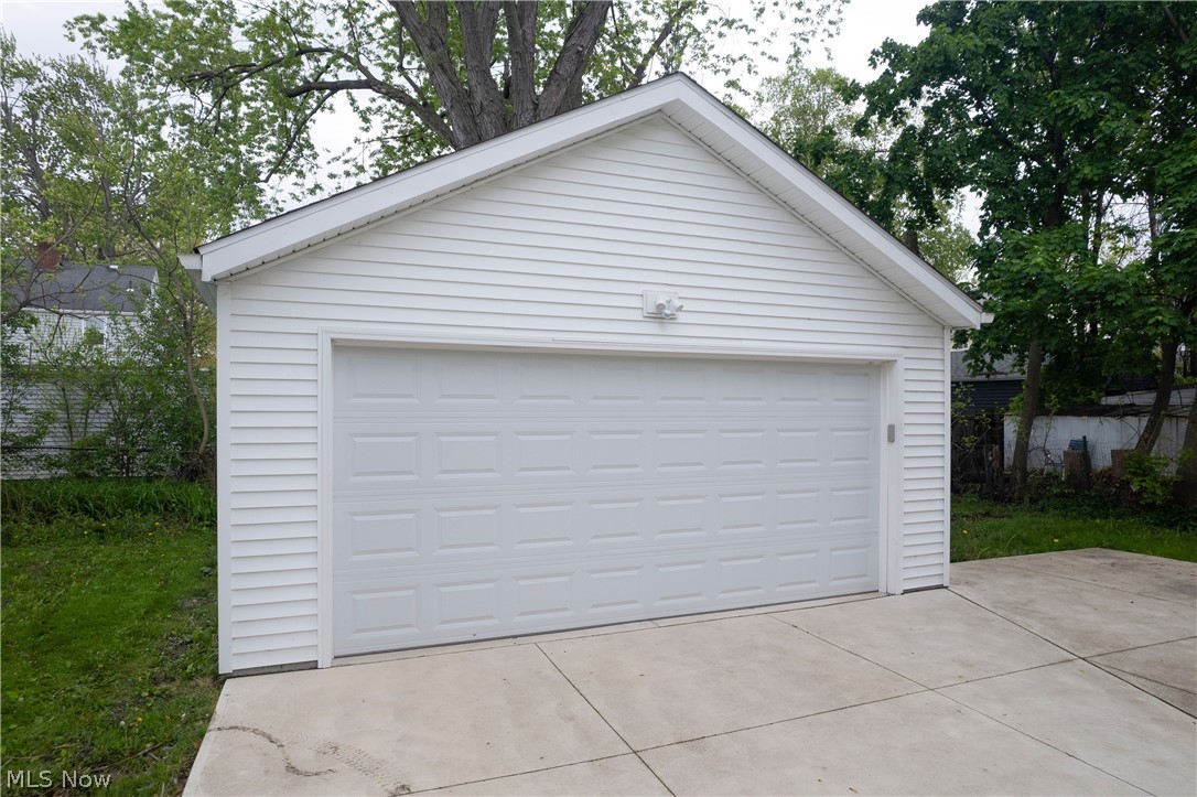 2215 Eldred Avenue Lakewood OH 44107