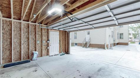 2215 Eldred Avenue Lakewood OH 44107