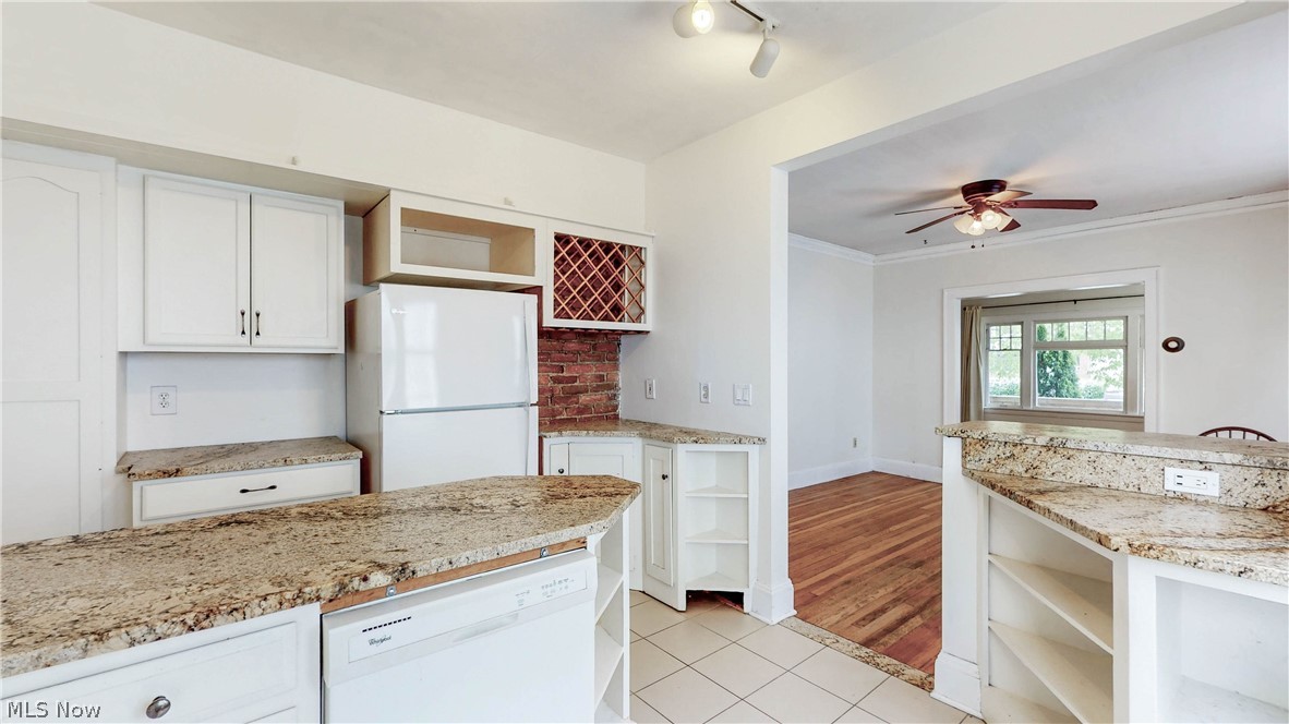 2215 Eldred Avenue Lakewood OH 44107