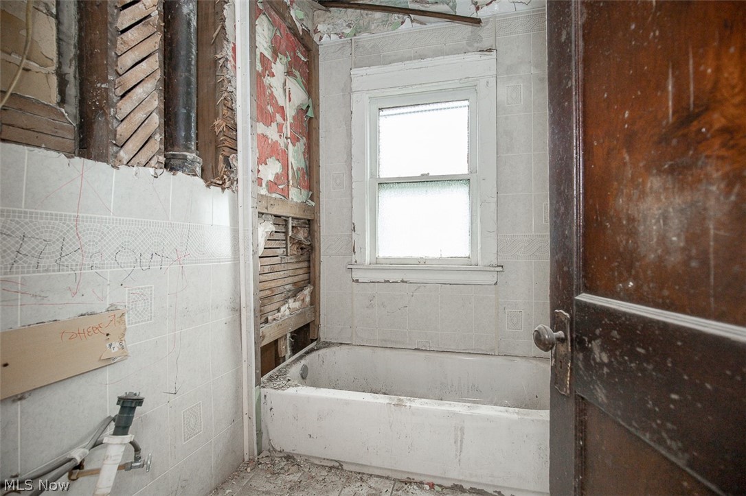13819 Northfield Avenue East Cleveland OH 44112