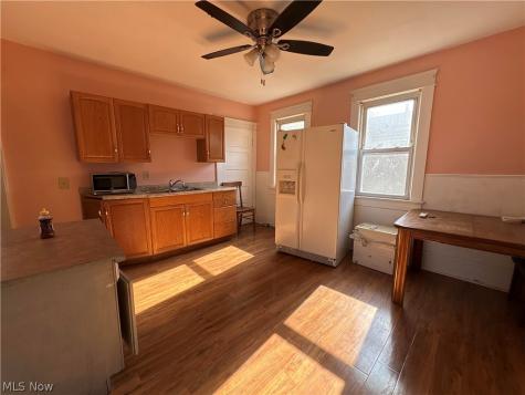 3997 East 54th Street Newburgh Heights OH 44105