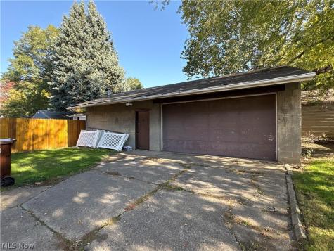 3997 East 54th Street Newburgh Heights OH 44105