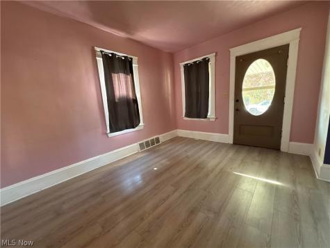 3997 East 54th Street Newburgh Heights OH 44105