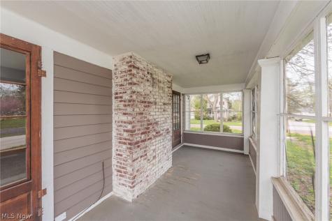 241 S Freedom Street Ravenna OH 44266