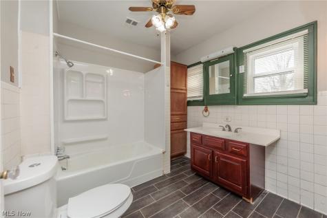 241 S Freedom Street Ravenna OH 44266