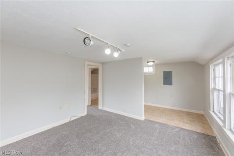 241 S Freedom Street Ravenna OH 44266