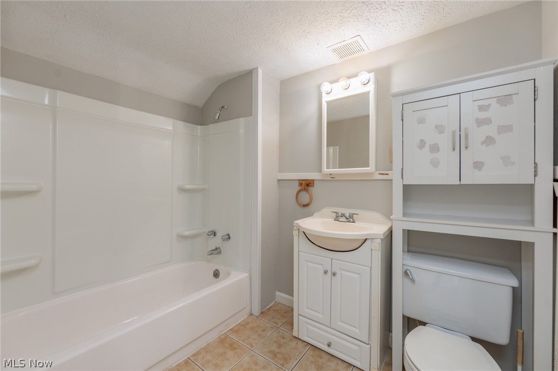 241 S Freedom Street Ravenna OH 44266