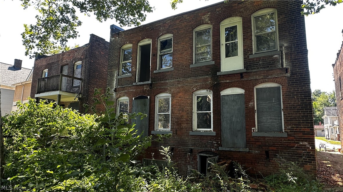 1055 Addison Road Cleveland OH 44103