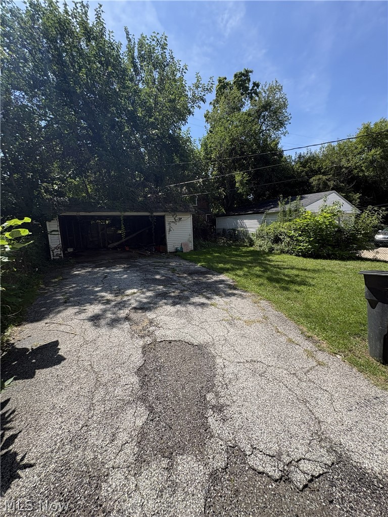 1656 Bryn Mawr Road East Cleveland OH 44112