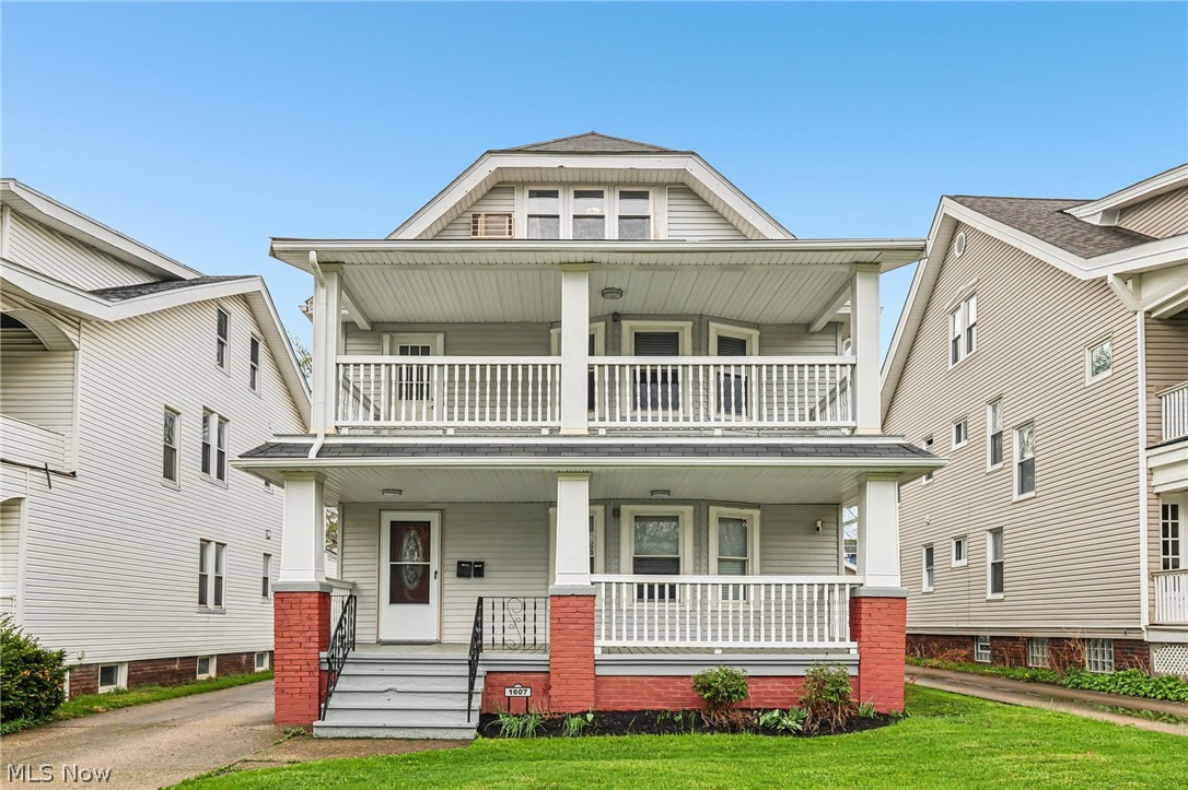 1607 Cohassett Avenue Lakewood OH 44107