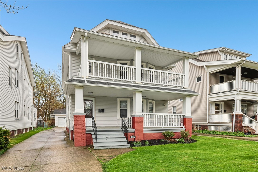 1607 Cohassett Avenue Lakewood OH 44107