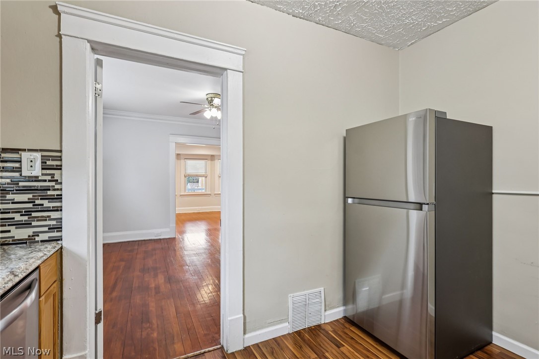 1607 Cohassett Avenue Lakewood OH 44107