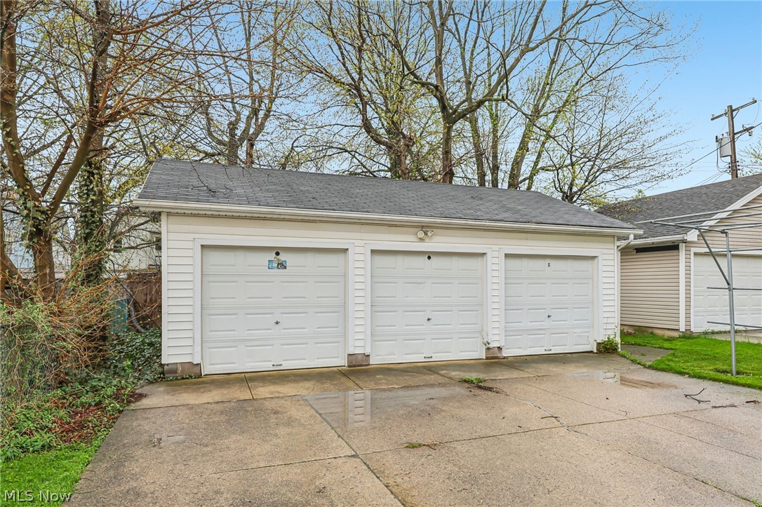1607 Cohassett Avenue Lakewood OH 44107