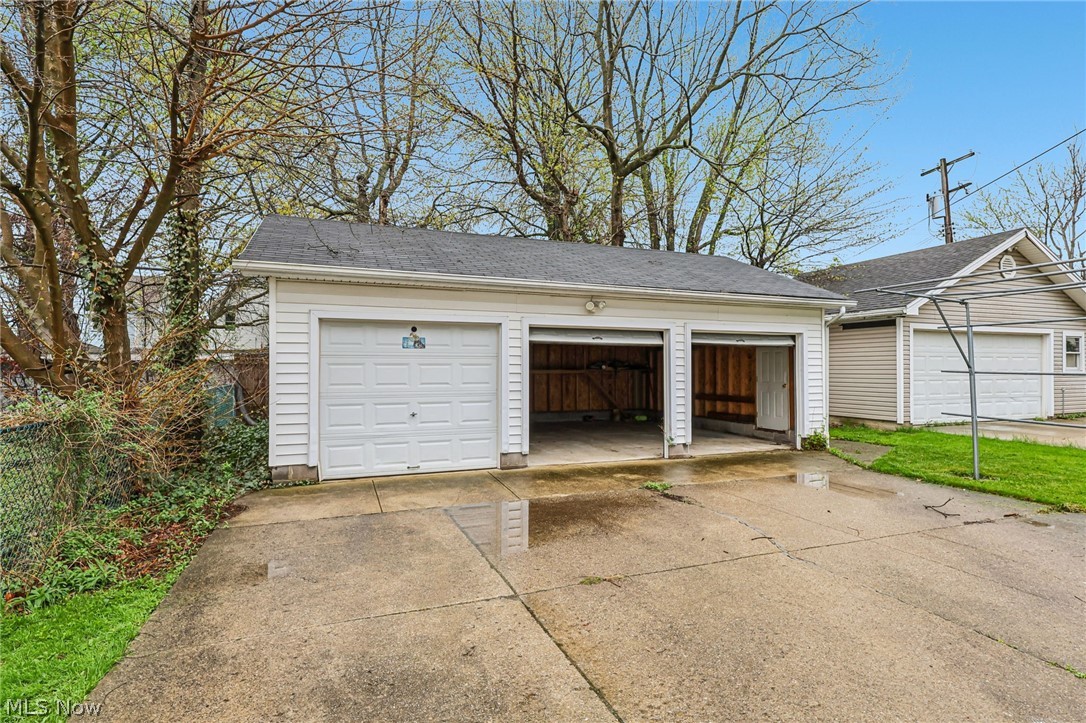 1607 Cohassett Avenue Lakewood OH 44107
