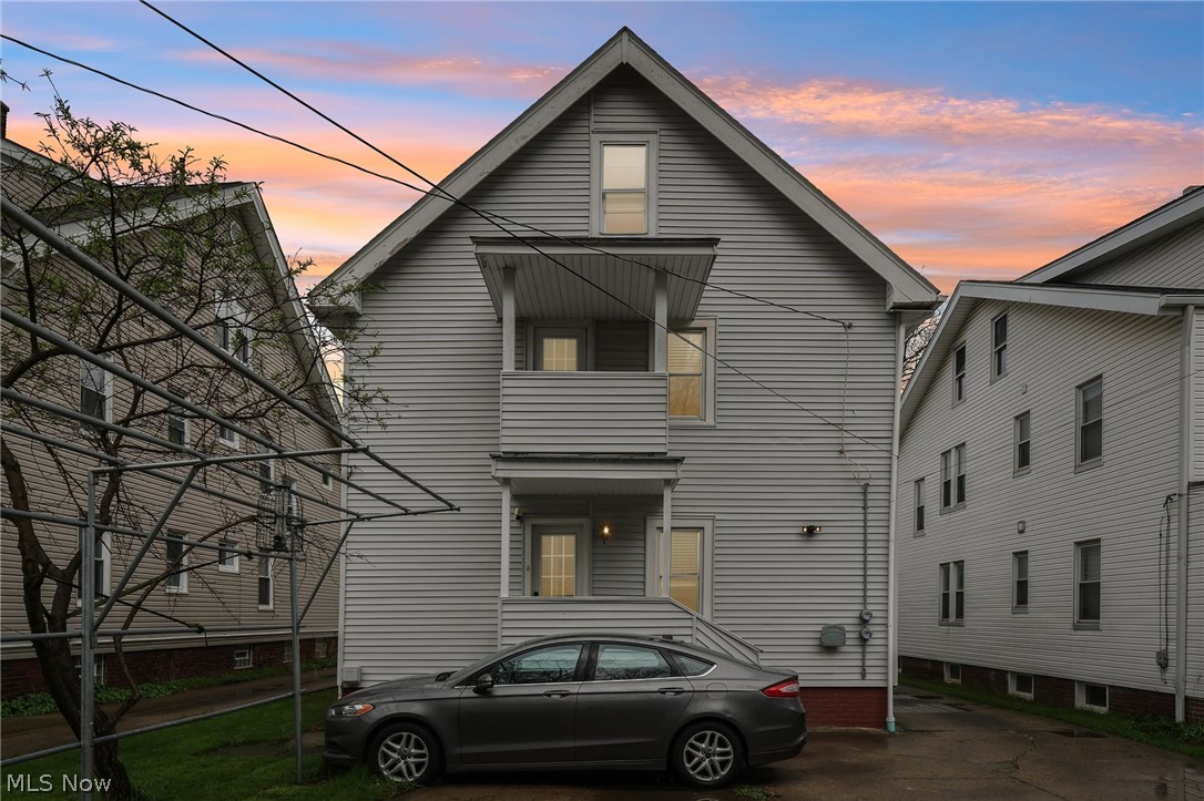 1607 Cohassett Avenue Lakewood OH 44107