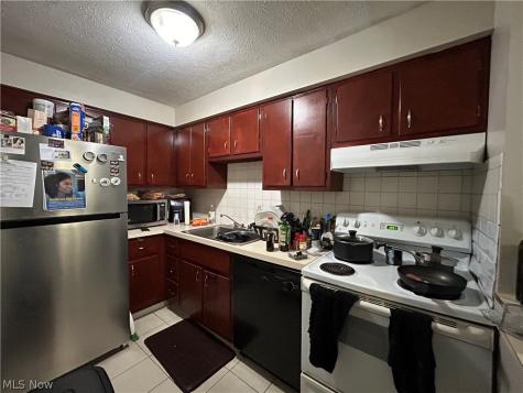 1422 E 264th Street Euclid OH 44132