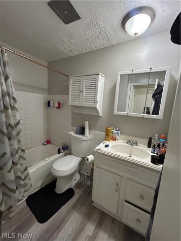 1422 E 264th Street Euclid OH 44132
