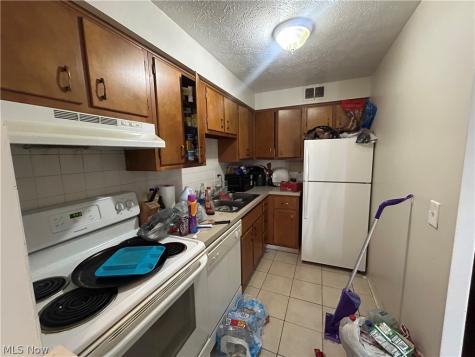 1422 E 264th Street Euclid OH 44132
