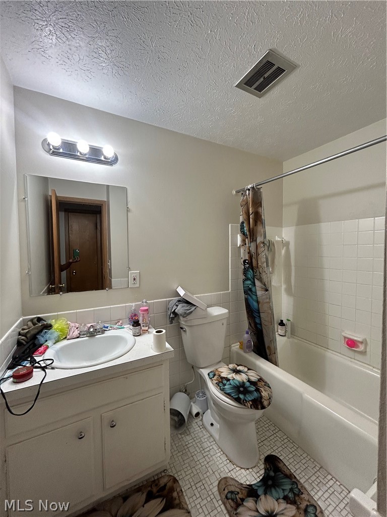 1422 E 264th Street Euclid OH 44132