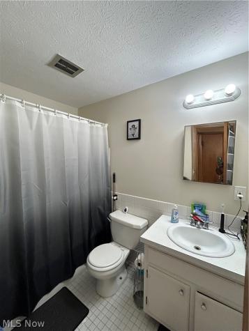 1422 E 264th Street Euclid OH 44132