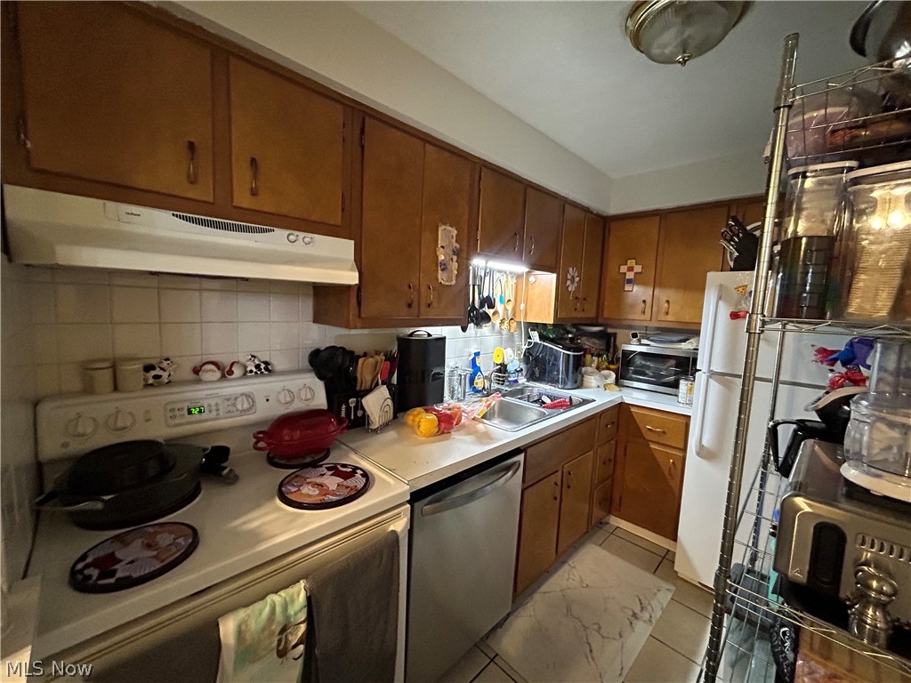 1422 E 264th Street Euclid OH 44132
