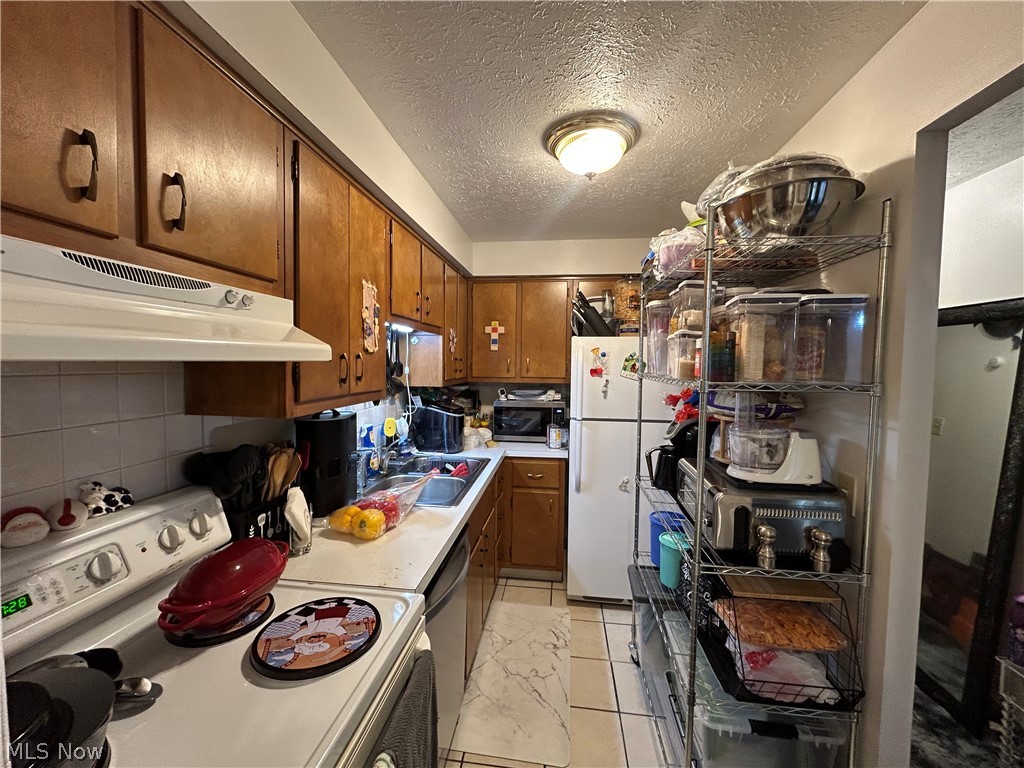 1422 E 264th Street Euclid OH 44132
