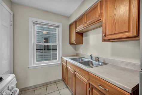4141 W 157th Street Cleveland OH 44135