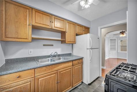 4141 W 157th Street Cleveland OH 44135