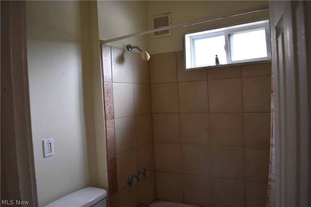 1654 Avalon Road Cleveland OH 44112