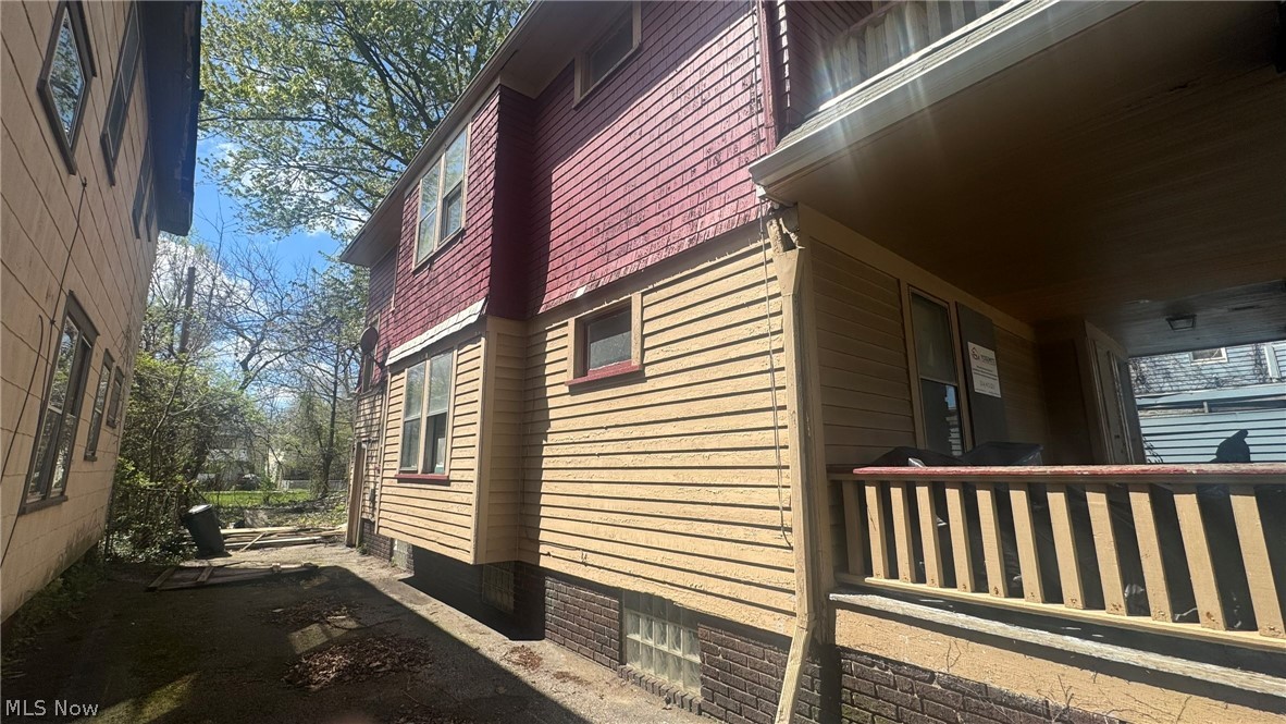 658 E 92 Street Cleveland OH 44108