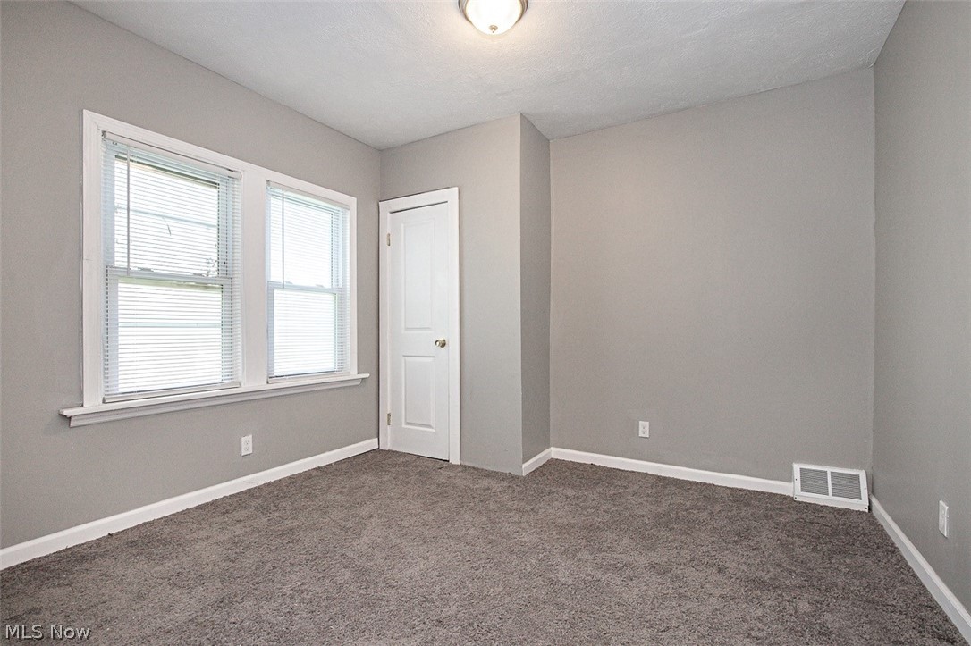 1320 E 142nd Street East Cleveland OH 44112