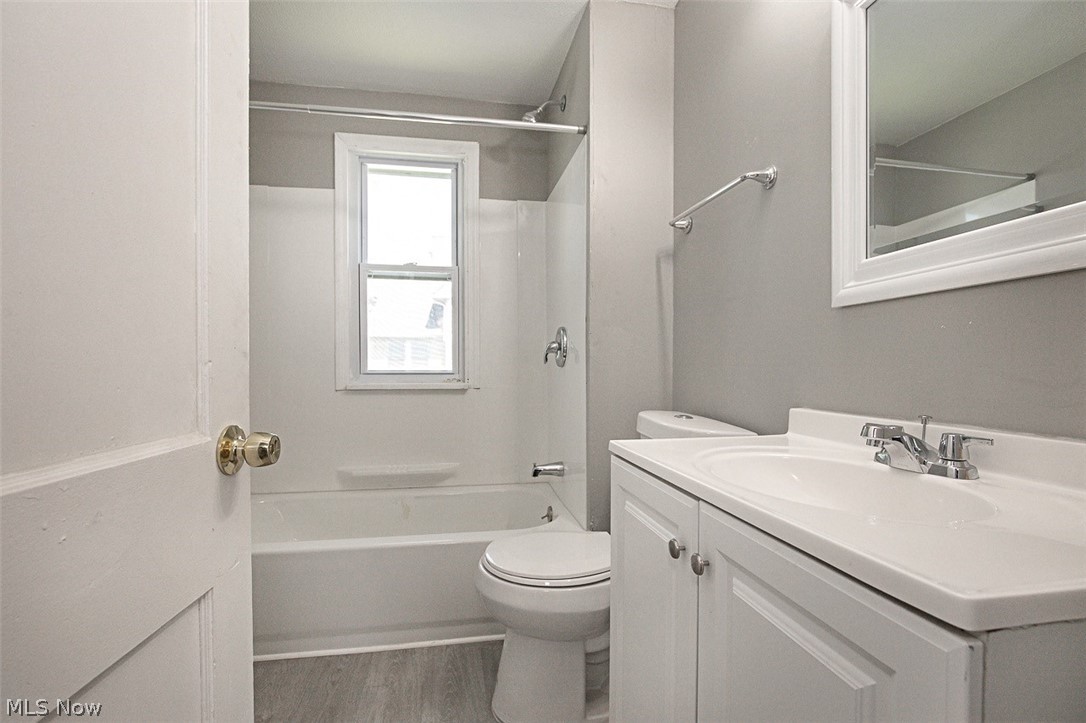 1320 E 142nd Street East Cleveland OH 44112