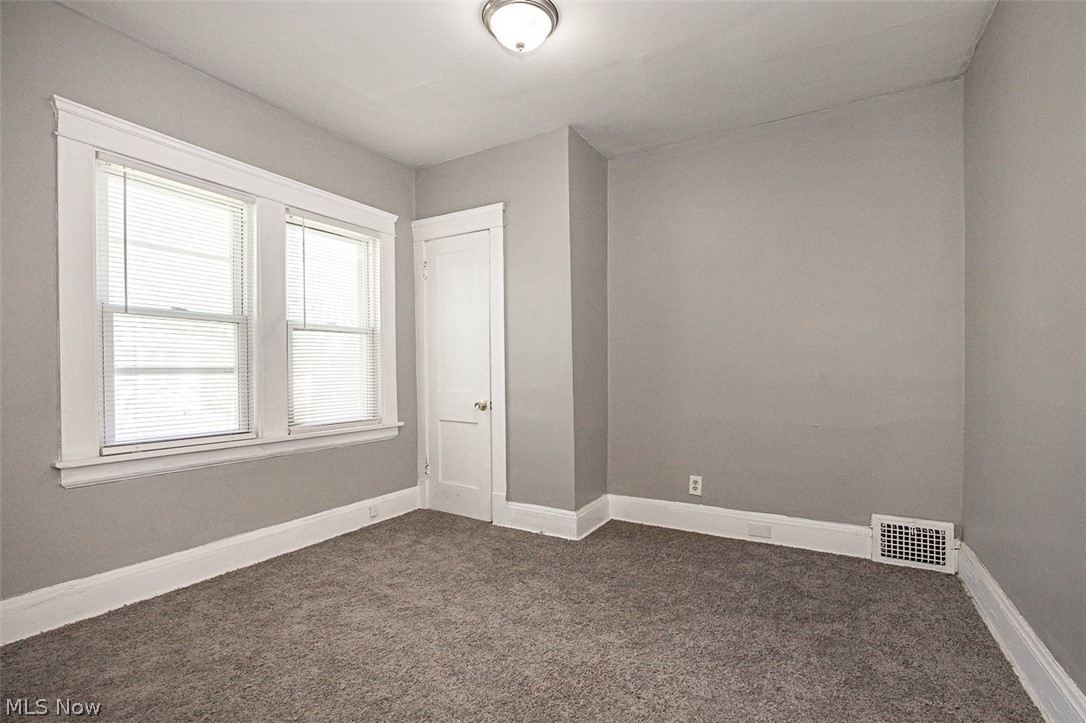 1320 E 142nd Street East Cleveland OH 44112