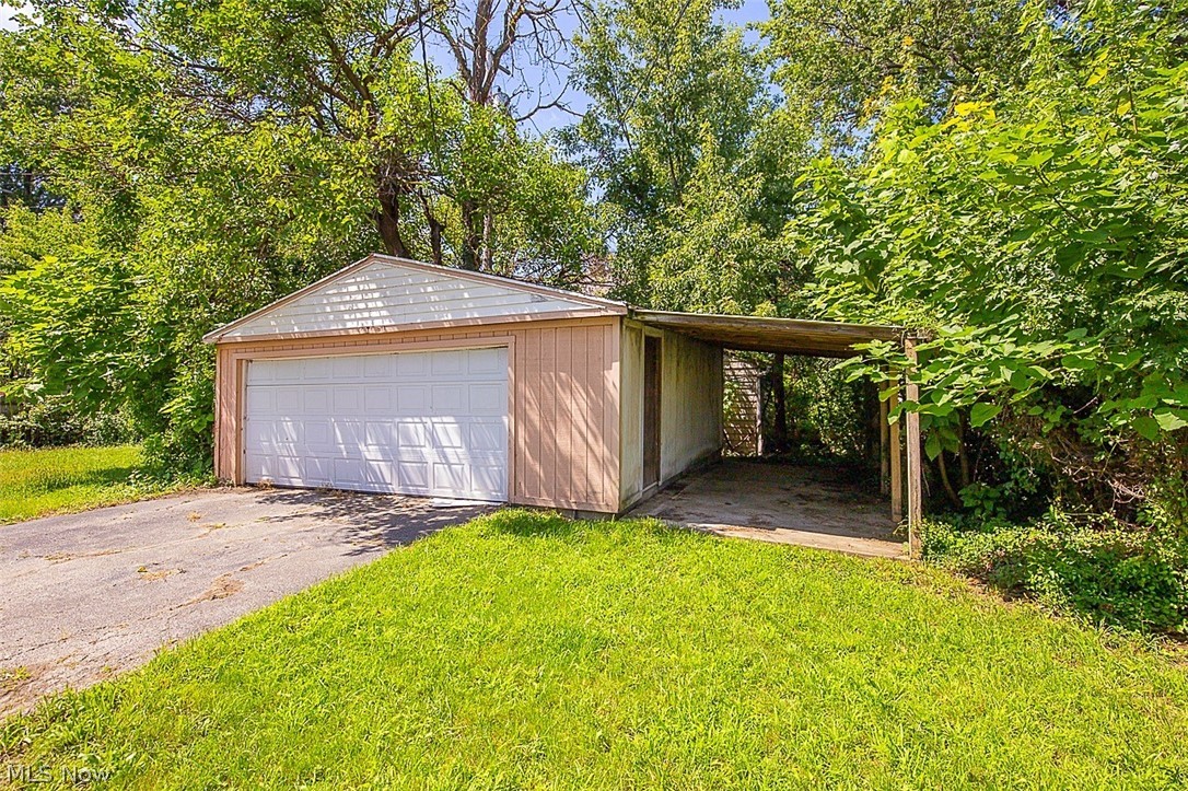 1320 E 142nd Street East Cleveland OH 44112