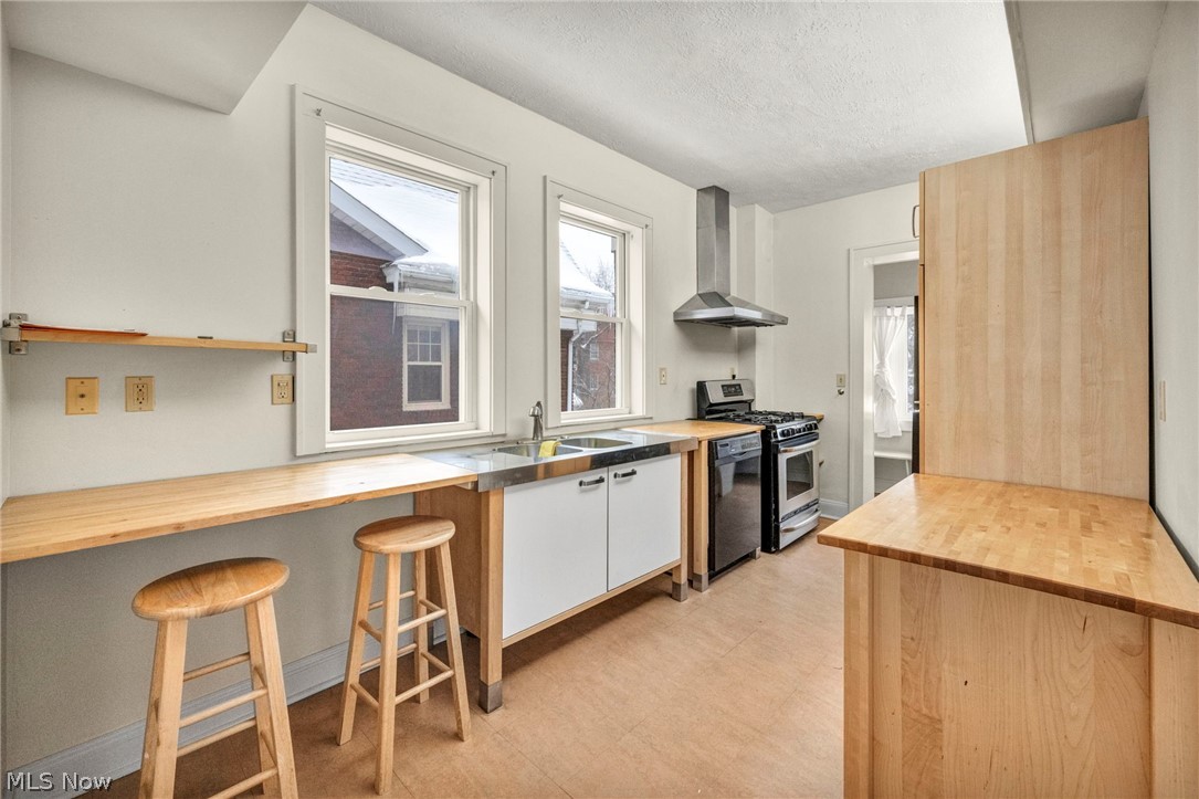 2420 Overlook Road Cleveland Heights OH 44106