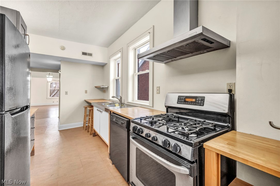 2420 Overlook Road Cleveland Heights OH 44106
