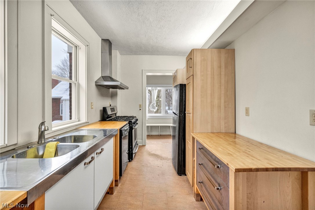 2420 Overlook Road Cleveland Heights OH 44106