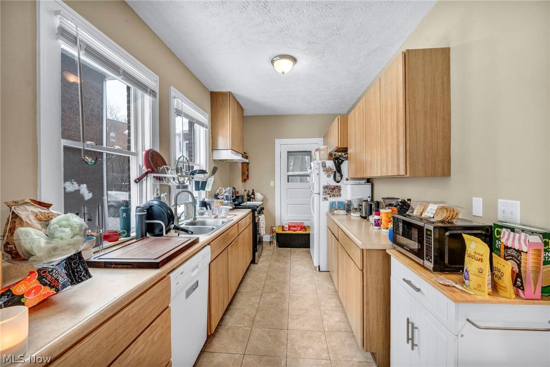 2420 Overlook Road Cleveland Heights OH 44106