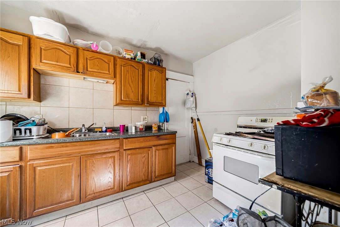11724 Forest Avenue Cleveland OH 44120