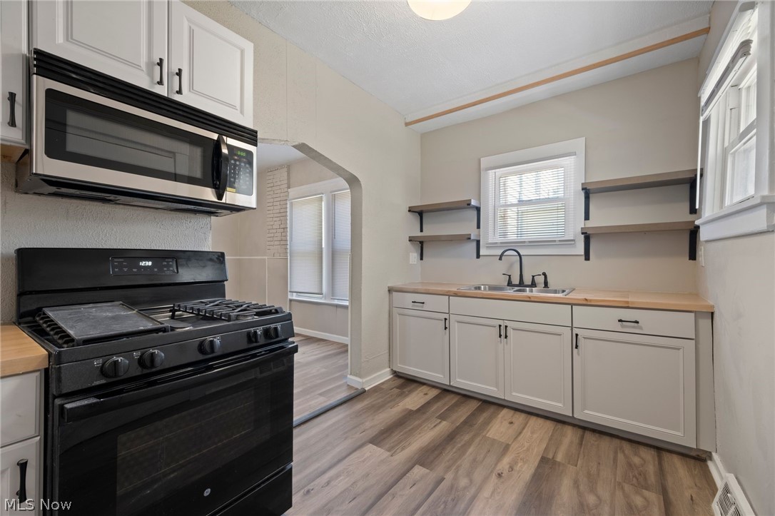 3911 Daisy Avenue Cleveland OH 44109