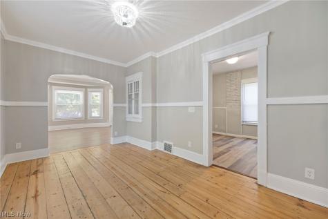 3911 Daisy Avenue Cleveland OH 44109
