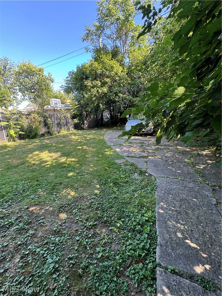 11304 Thrush Avenue Cleveland OH 44111